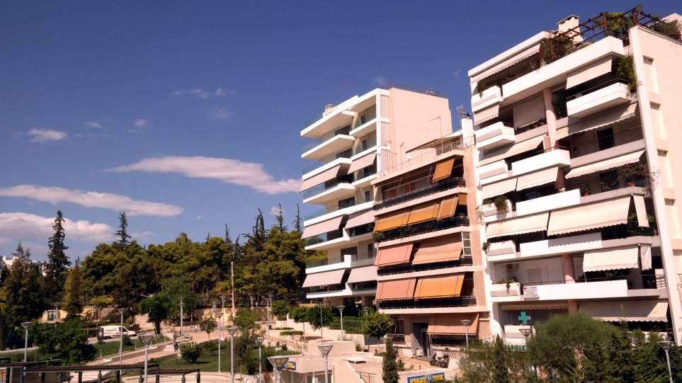 Ακίνητα: Τι αλλάζει σε μεταβιβάσεις και γονικές παροχές Ακίνητα: Τι αλλάζει σε μεταβιβάσεις και γονικές παροχές