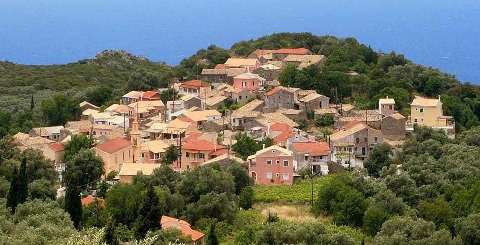 Κοιμήθηκαν με οικόπεδα, ξύπνησαν με… χωράφια: Αντιδράσεις ιδιοκτητών που χάνουν το δικαίωμα δόμησης σε οικισμούς – Τι εξετάζεται